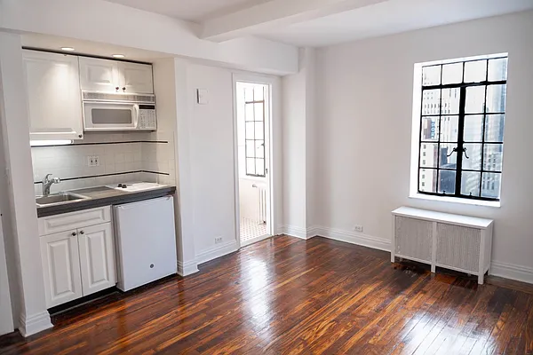 Rented by Nest Seekers International | media 4