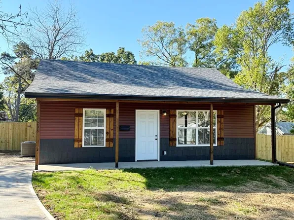 206 W Fields Blvd, El Dorado Springs, MO 64744