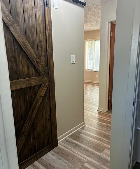 721 Laurel Ln — Photo 9