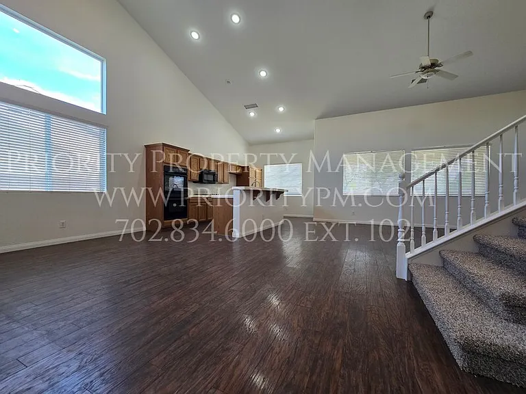10001 Central Valley Ave — Photo 3
