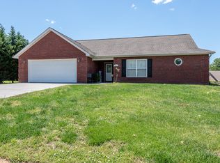 921 Elsborn Ridge Rd, Maryville, TN 37801