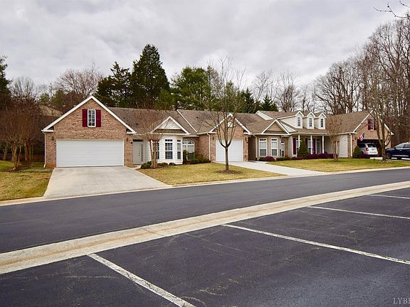 2nd image of 105 Villas Way Dr