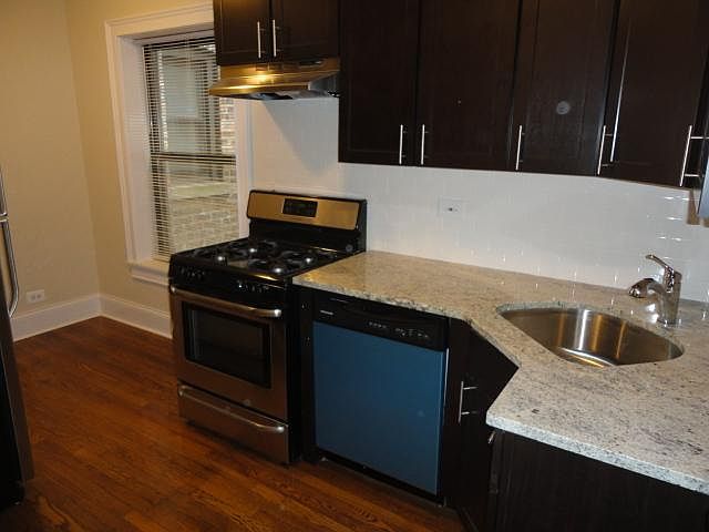 1st image of 516 W Cornelia Ave #102