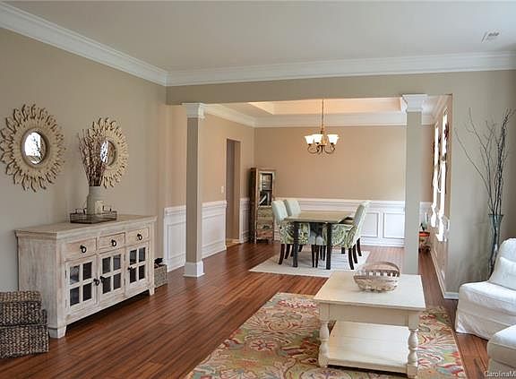 4th image of 131 Sandreed Dr