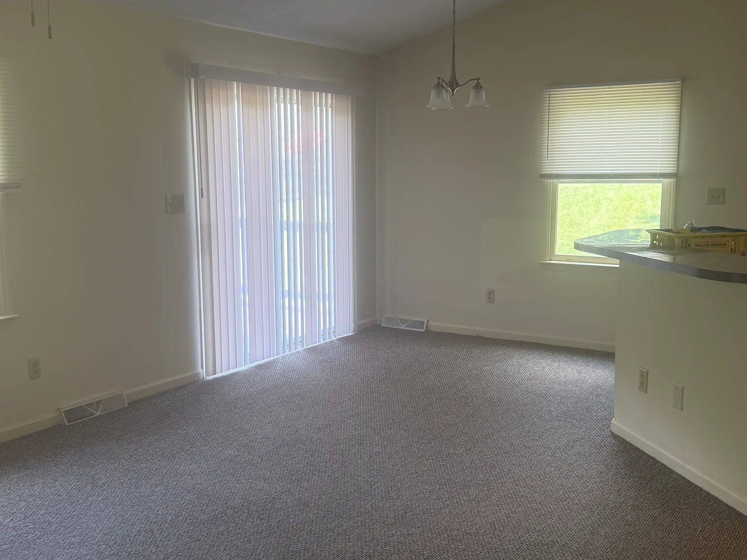 3 bed, 1126 sqft, $1,600 — Photo 4