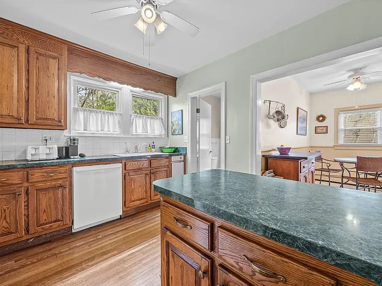 932 Woodrow Ave — Photo 14