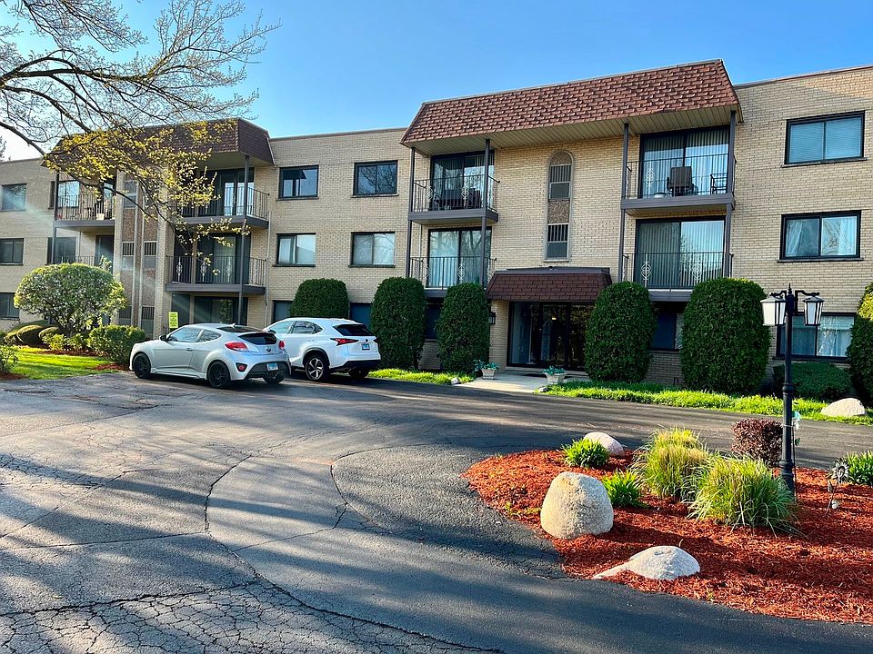 1st image of 4660 N Austin Ave APT 301