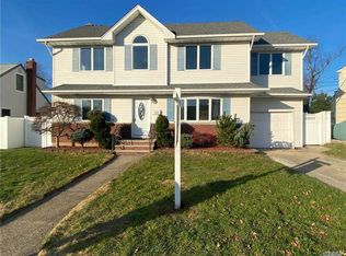 796 Barbara Blvd, Franklin Square, NY 11010