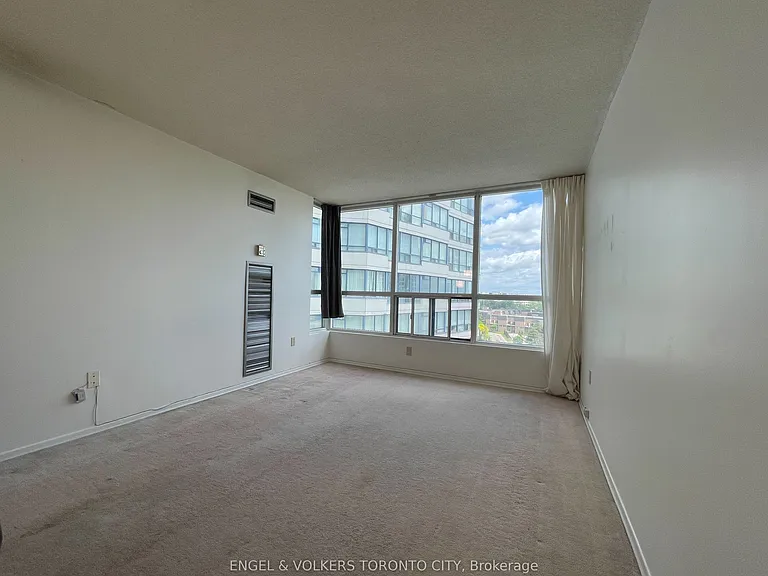 3050 Ellesmere Rd #1402 — Photo 2