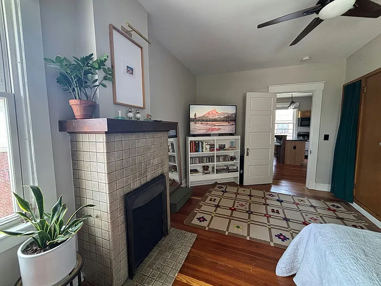 750 Hawthorne Ave #3 — Photo 1