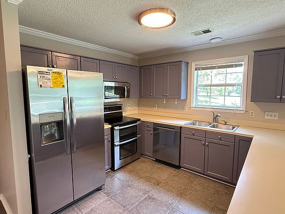 3rd image of 4370 Fellows Ln