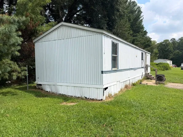1810 18th Ave NE, Hickory, NC 28601