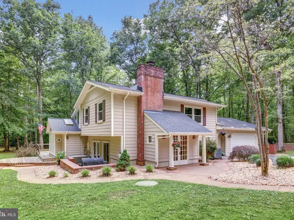 8328 River Rd, Fredericksburg, VA 22407