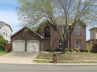 1811 Caplin Dr, Arlington, TX 76018