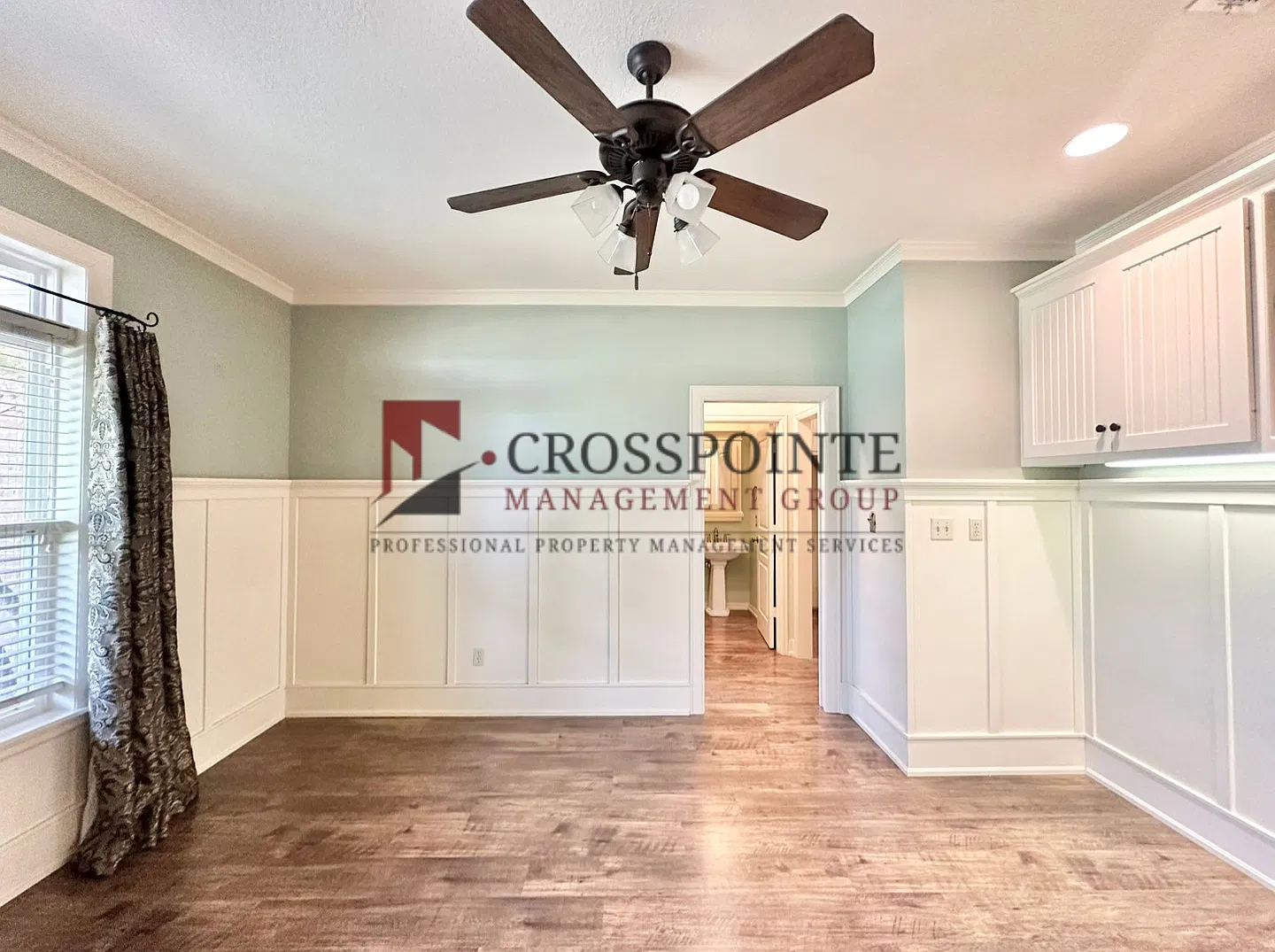 Coming Soon! Show Stopping Home in Flint! — Photo 4
