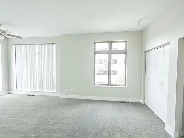 252 N Walnut St — Photo 34