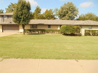 900 S Country Club Rd, El Reno, OK 73036