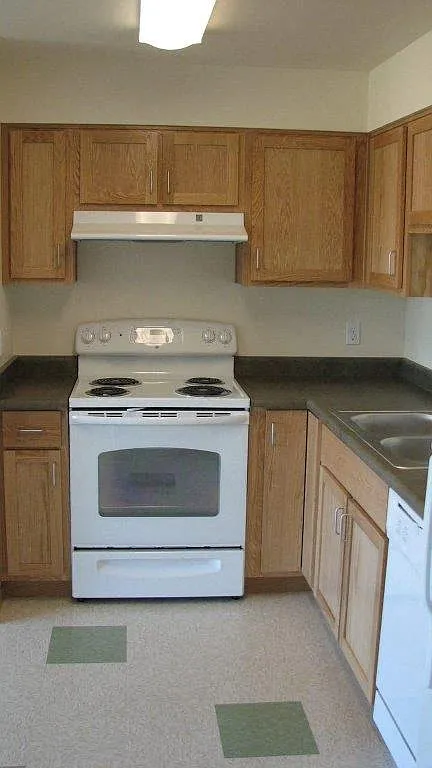 Rose Street Apartments — Photo 2