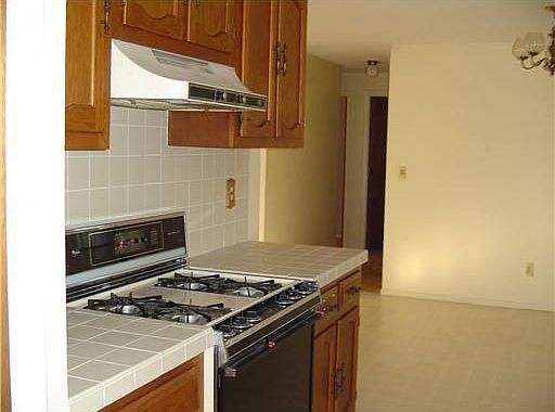 4th image of 72 Tanglewood Dr