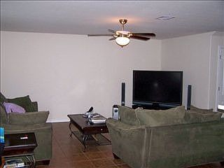 3rd image of 4129 Primrose Ave