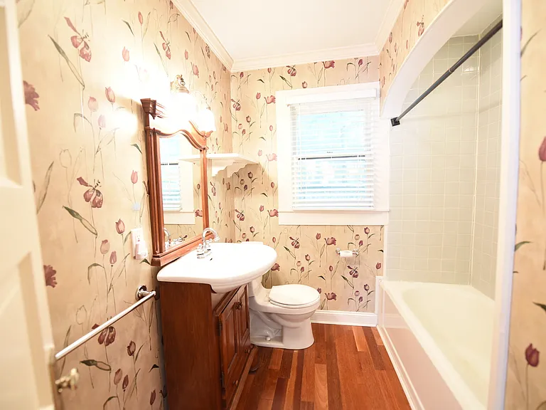 9015 San Leandro Dr — Photo 9