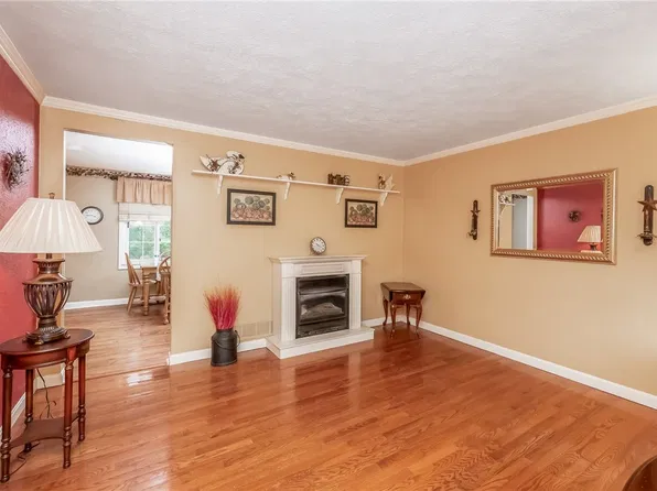 1965 Kirkby Dr, South Park, PA 15129