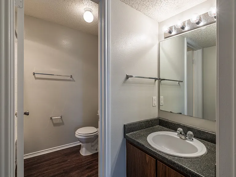 Palisades Park Apartments — Photo 45