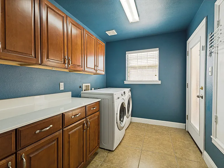 4002 Brownstone Ct — Photo 20