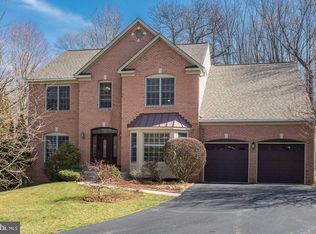 8813 Woodland Meadows Ct, Annandale, VA 22003