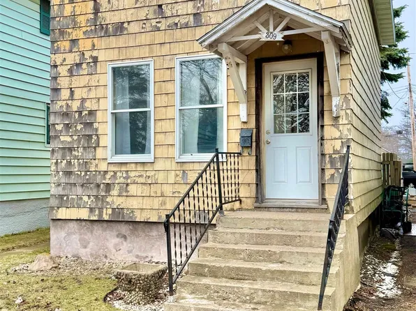309 N 19th St, Escanaba, MI 49829