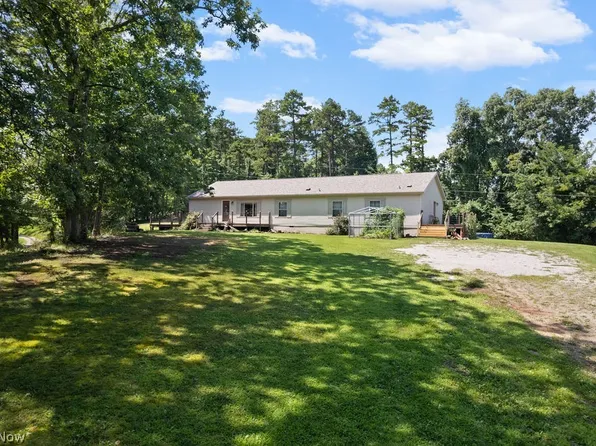1519 Bloody Holw, Elizabeth, WV 26143