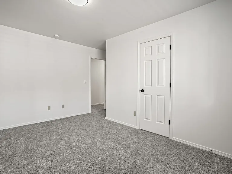 101 E Woodvine St — Photo 10