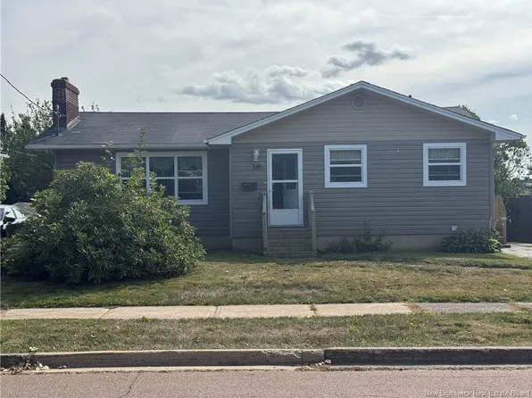 38 Vine Ave, Moncton, NB E1E 1J9