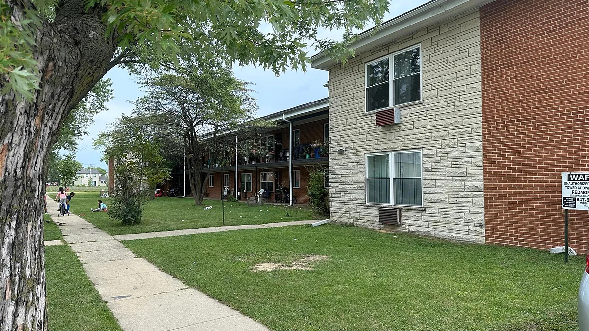 Building Photo - 1121 Birch Dr