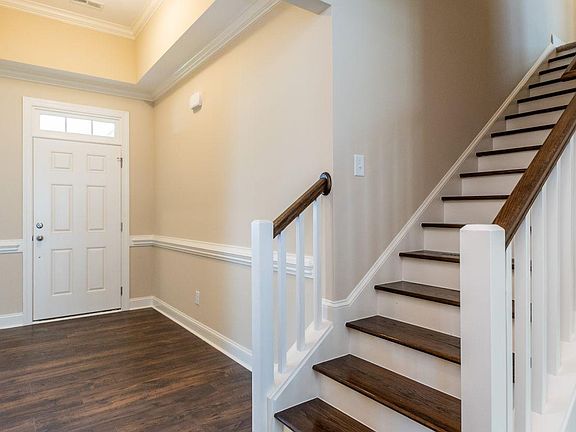 004 Foyer Compressed