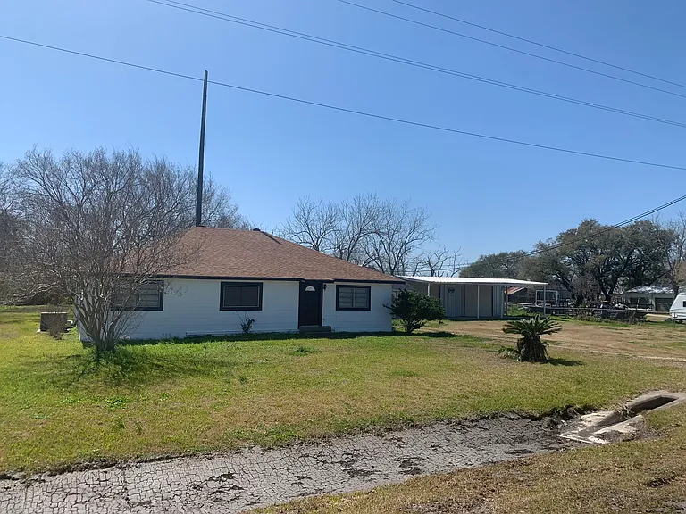 10704 State Highway 185 S — Photo 53