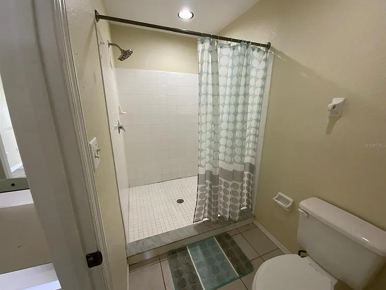 2327 Prime Cir #B — Photo 16