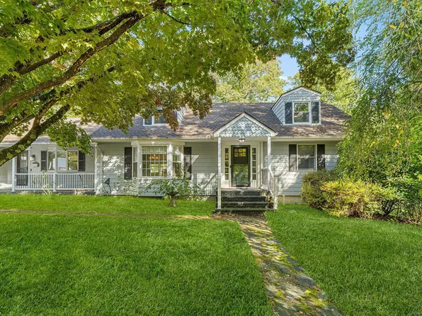 27 Mullen Hill Road, Waterford, CT 06385