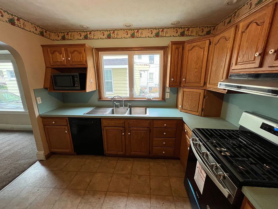 1st image of 10718 Bernard Ave #10718