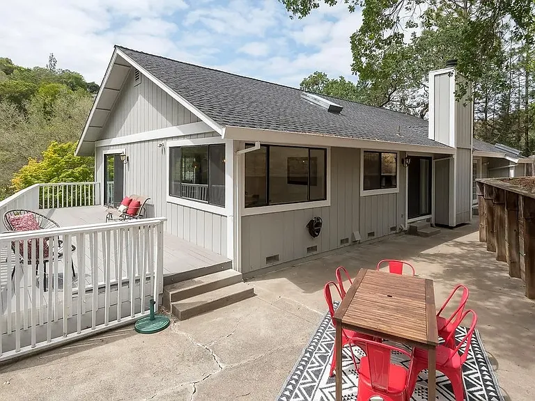 101 Brown Dr — Photo 4