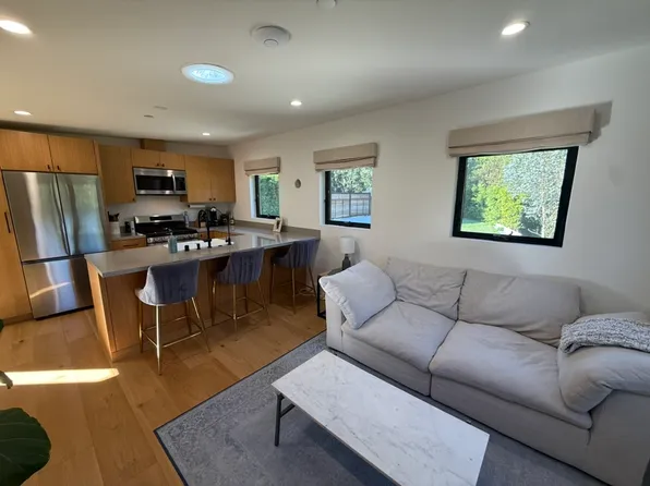 6244 Busch Dr #B, Malibu, CA 90265