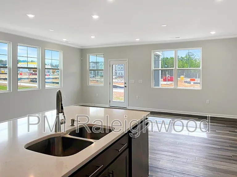 5028 Arkose Dr — Photo 3