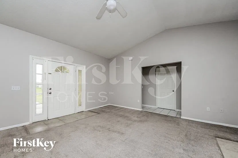 3 bed, 2.0 bath, 1463 sqft, $1,580 — Photo 3