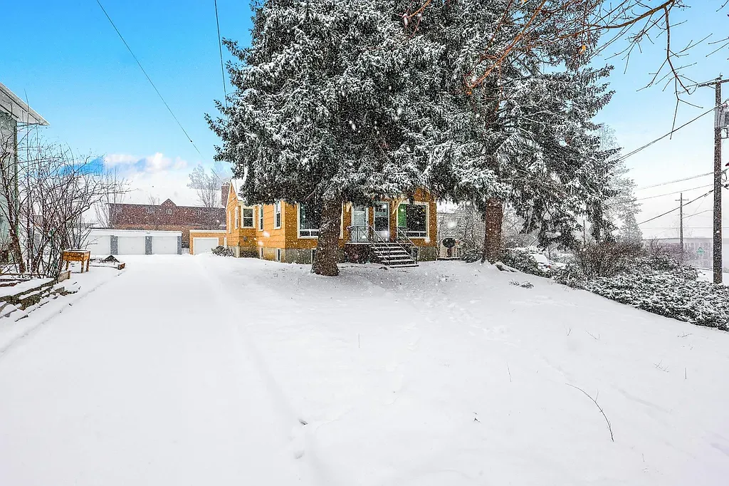Building Photo - 415 S Coeur D Alene St #415