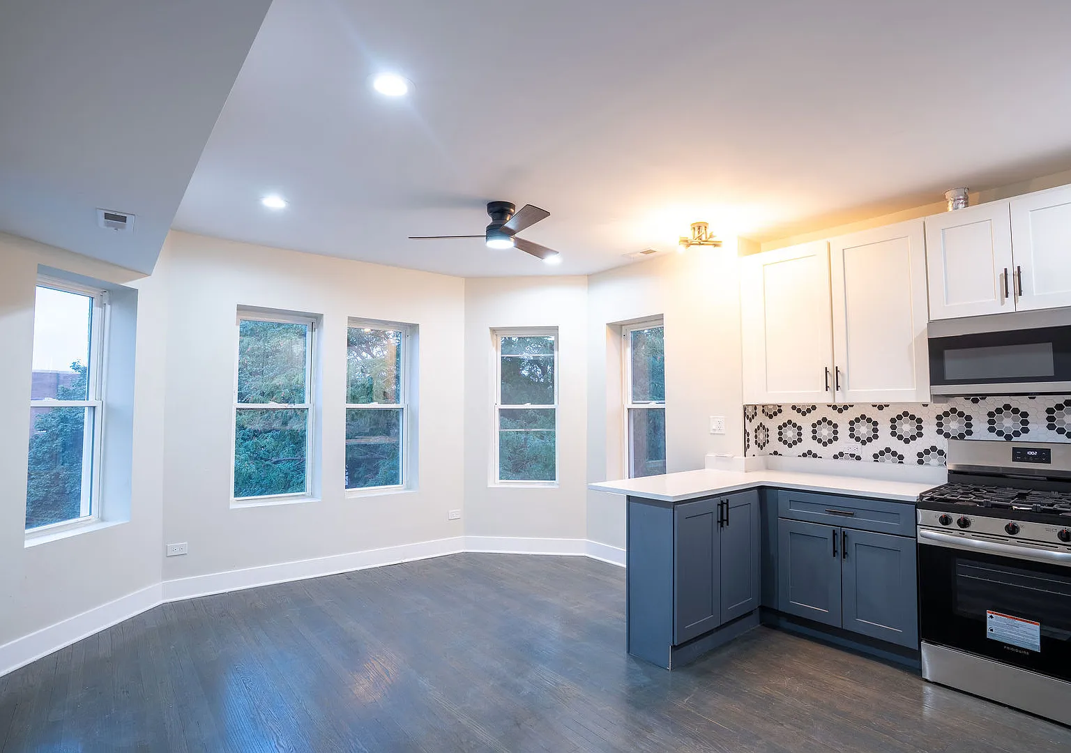 2 bed, 900 sqft, $1,850 — Photo 4
