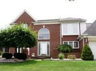 45357 Glengarry Rd, Canton, MI 48188