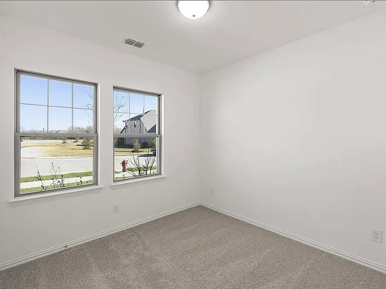 2127 Meadowlark Ln — Photo 13