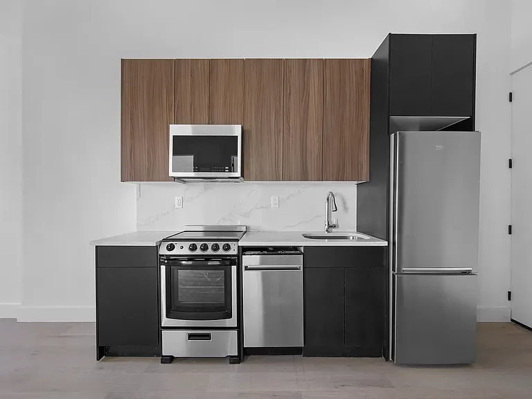 242 Knickerbocker Ave #3R — Photo 4