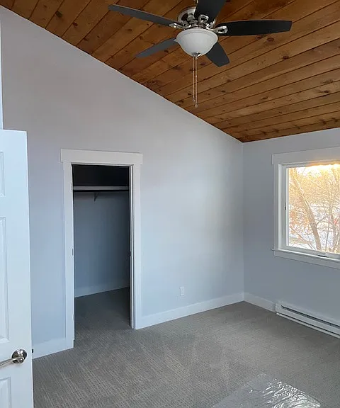 411 Young St — Photo 2