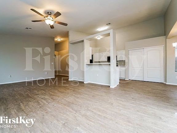 4th image of 3620 W Bellewood Pl